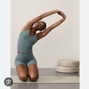 Athleta Solace Built In Bra Tank Size Large Oxidized Green Worn Once